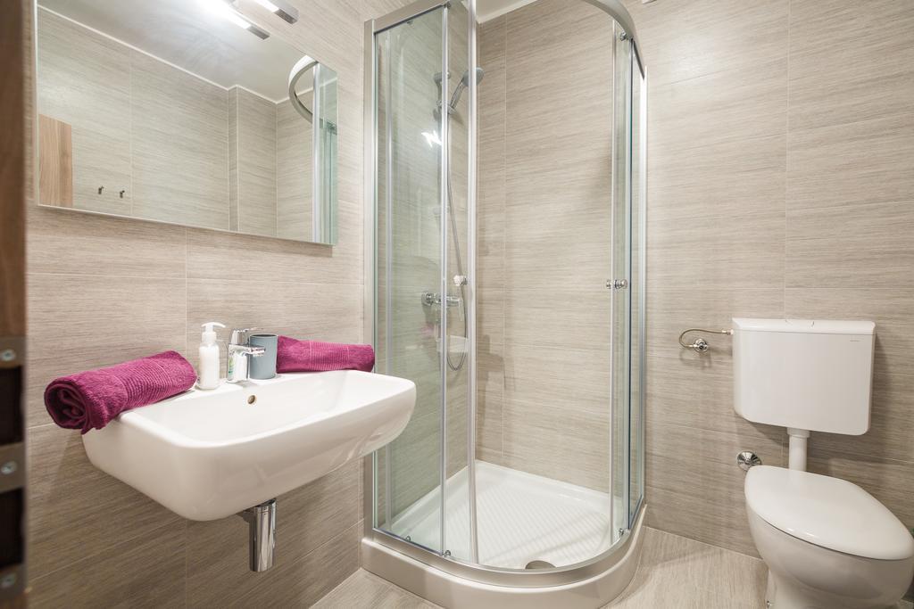Ivni Apartmani Novigrad Istria 객실 사진