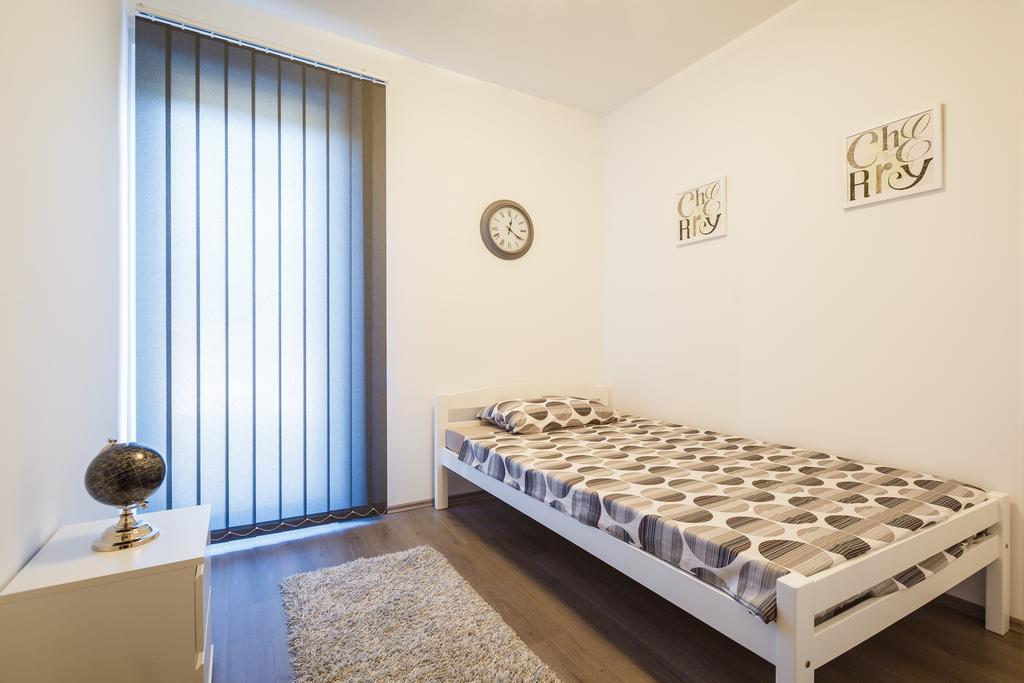 Ivni Apartmani Novigrad Istria 객실 사진